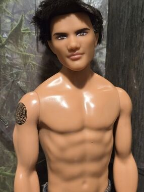 Twilight Saga Jacob New Moon  Pink label collector barbie ken doll
